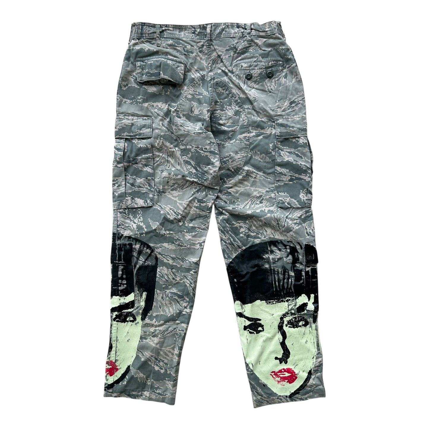 Womanly Beauty 1/1 Jeans (Size 32W x 41.5L)